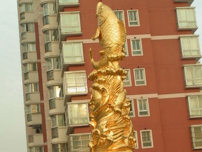 周浦萬(wàn)達廣場(chǎng)雕塑貼金