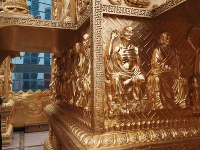 “萬(wàn)佛塔”貼金